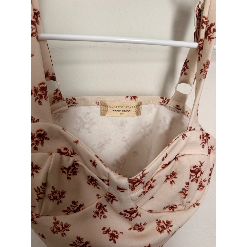 Floral Crop Top Cream Red Button Front Adjustable Straps Smocked Back Small - Picture 2 of 2